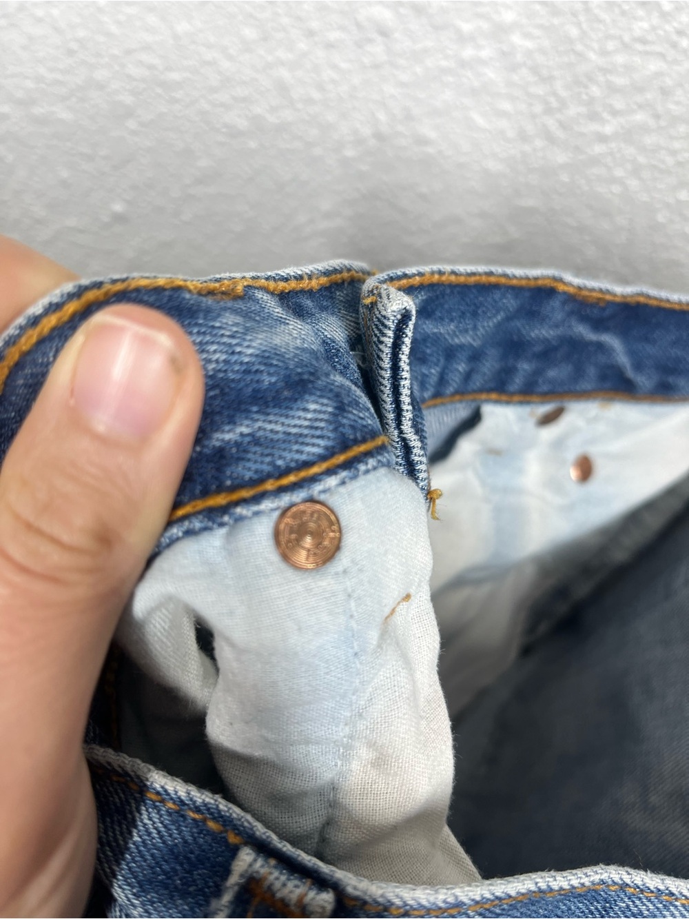 Vintage Levi’s Made in the USA 501xx Jeans - Picture 10 of 10